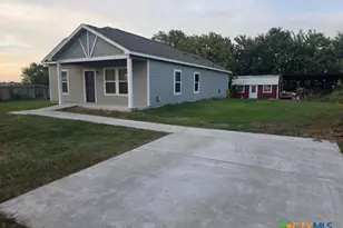 273 Maria St, Port Lavaca, TX 77979 - Photo 9