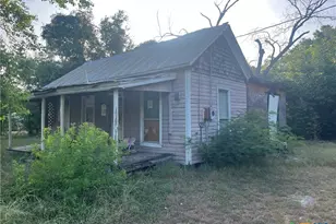 710 S College Ave, Cameron, TX 76520 - Photo 1