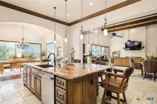 1185 Gruene Rd, New Braunfels, TX 78130 - Photo 5