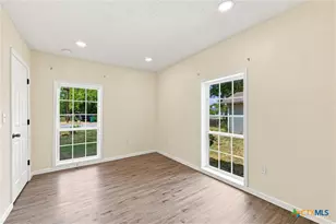 1126 W 7th St, McGregor, TX 76657 - Photo 13