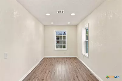 1126 W 7th Street, McGregor, TX 76657 - Photo 11