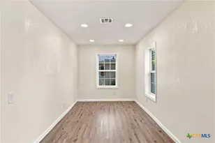 1126 W 7th St, McGregor, TX 76657 - Photo 11