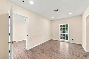 1126 W 7th St, McGregor, TX 76657 - Photo 7