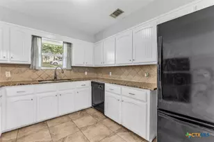 9730 Timberview Dr, Woodway, TX 76712 - Photo 15