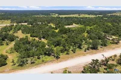 408 Cresent Bend, Cameron, TX 76520 - Photo 9