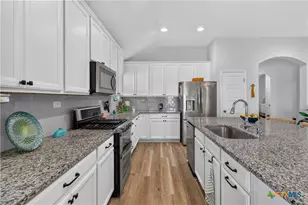 485 Rosemellow St, New Braunfels, TX 78132 - Photo 15