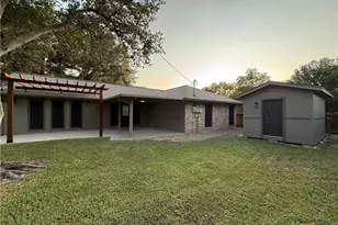 220 Navajo Dr, Victoria, TX 77904 - Photo 39