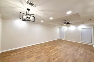 220 Navajo Dr, Victoria, TX 77904 - Photo 5