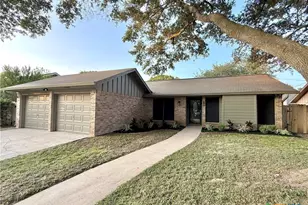 220 Navajo Dr, Victoria, TX 77904 - Photo 1