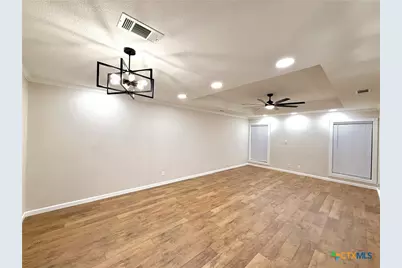 220 Navajo Drive, Victoria, TX 77904 - Photo 5