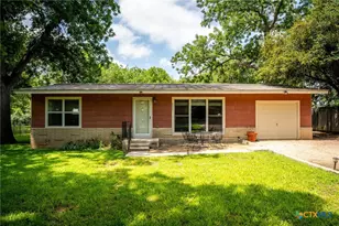 2052 Gruene Rd, New Braunfels, TX 78130 - Photo 3