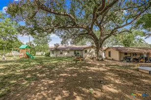 105 S US Hwy 77A, Yoakum, TX 77995 - Photo 25