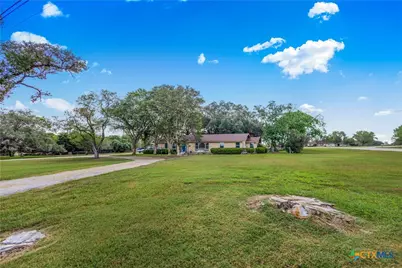 105 S US Highway 77A, Yoakum, TX 77995 - Photo 29