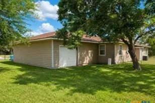 1504 Justice Dr, Port Lavaca, TX 77979 - Photo 5