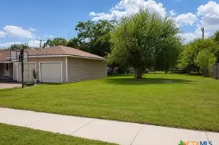 1504 Justice Dr, Port Lavaca, TX 77979 - Photo 17