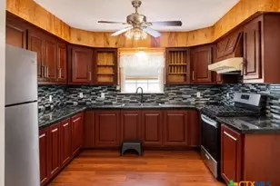 1504 Justice Dr, Port Lavaca, TX 77979 - Photo 5