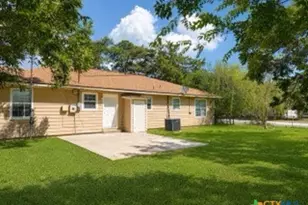 1504 Justice Dr, Port Lavaca, TX 77979 - Photo 3