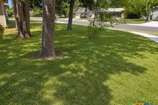 1504 Justice Dr, Port Lavaca, TX 77979 - Photo 11