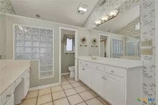 211 Royal Oaks Dr, San Antonio, TX 78209 - Photo 19