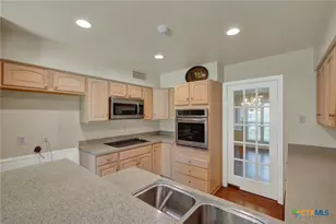 211 Royal Oaks Dr, San Antonio, TX 78209 - Photo 27