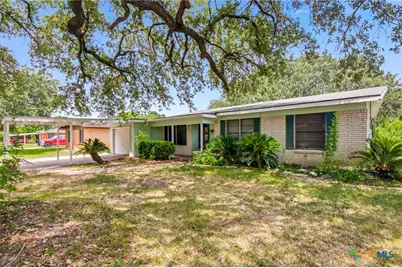 2302 E Rosebud Avenue, Victoria, TX 77901 - Photo 1