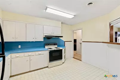 2302 E Rosebud Avenue, Victoria, TX 77901 - Photo 7