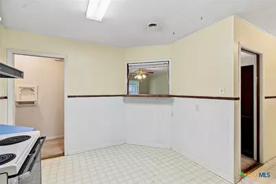 2302 E Rosebud Avenue, Victoria, TX 77901 - Photo 7