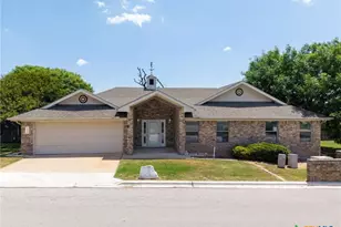 1204 Applewood Dr, Burnet, TX 78611 - Photo 1