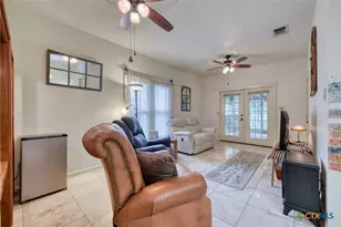 222 S Academy Ave, New Braunfels, TX 78130 - Photo 7
