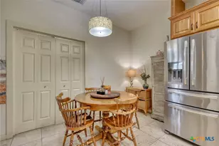 222 S Academy Ave, New Braunfels, TX 78130 - Photo 5