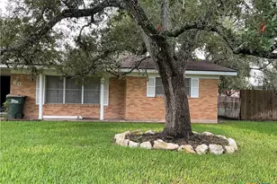 605 3rd St, Cuero, TX 77954 - Photo 7