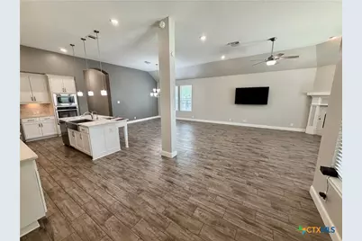 1404 Pioneer Drive, New Braunfels, TX 78132 - Photo 9