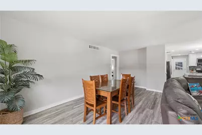 429 Laguna Vista, Seguin, TX 78155 - Photo 11