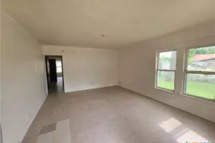 320 Commerce St, Marlin, TX 76661 - Photo 3