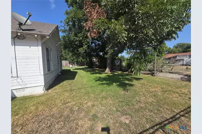 320 Commerce Street, Marlin, TX 76661 - Photo 13