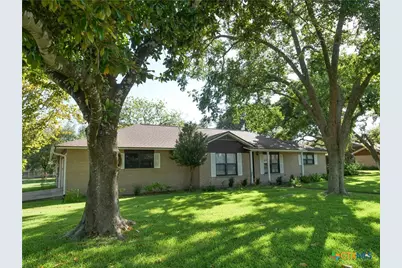 1209 E Morgan, Cuero, TX 77954 - Photo 1
