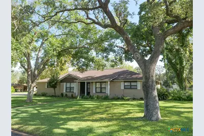 1209 E Morgan, Cuero, TX 77954 - Photo 3