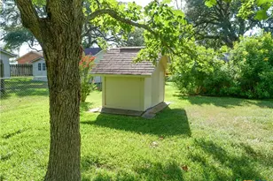 1209 E Morgan, Cuero, TX 77954 - Photo 25