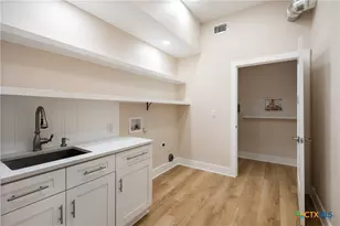 2010 Hoffmann Ln, New Braunfels, TX 78132 - Photo 13
