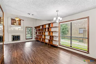 101 Maplewood Dr, Victoria, TX 77901 - Photo 5
