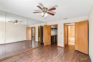 101 Maplewood Dr, Victoria, TX 77901 - Photo 17