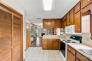 101 Maplewood Dr, Victoria, TX 77901 - Photo 13