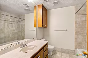 101 Maplewood Dr, Victoria, TX 77901 - Photo 25