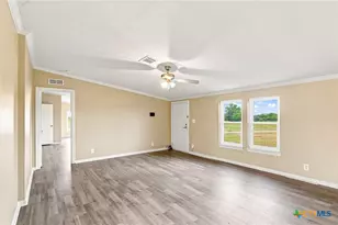 730 Shady Holw Rd, Victoria, TX 77904 - Photo 3