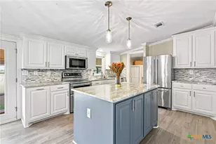 730 Shady Holw Rd, Victoria, TX 77904 - Photo 11