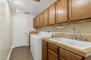 351 E North St, New Braunfels, TX 78130 - Photo 27