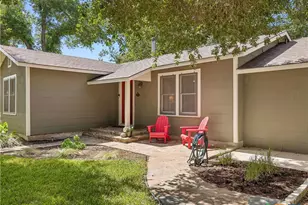351 E North St, New Braunfels, TX 78130 - Photo 5