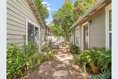 351 E North Street, New Braunfels, TX 78130 - Photo 29