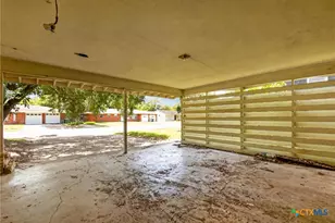 1814 Bon Aire Ave, Victoria, TX 77901 - Photo 5