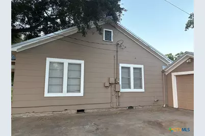326 S Texana Street, Hallettsville, TX 77964 - Photo 5